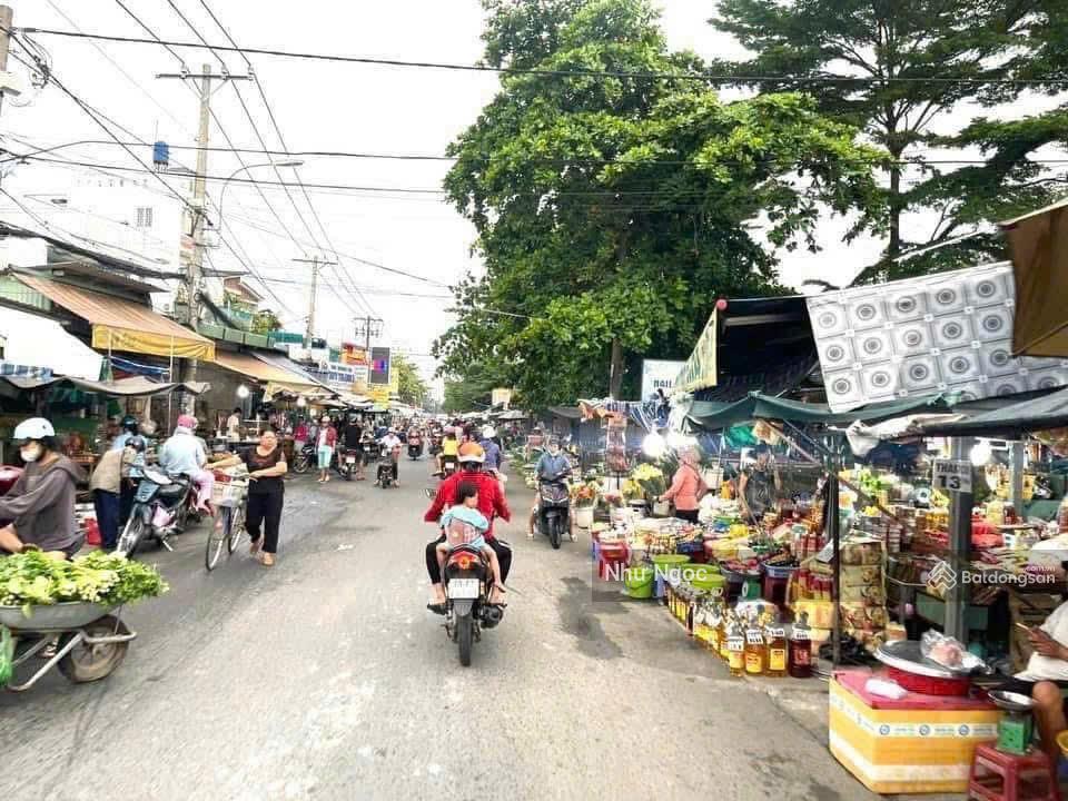 Chính chủ bán nhà riêng trệt lầu 120m2 ngay chợ phú lạc phong phú, tphcm. sổ hồng riêng