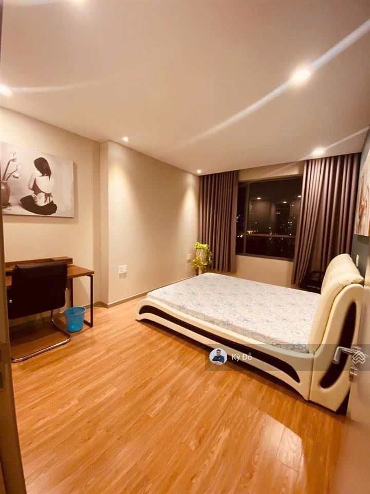 Định cư nước ngoài bán gấp căn hộ gold view, q.4, 130m2, 3pn, giá 12 tỷ tl.  0932 248 ***