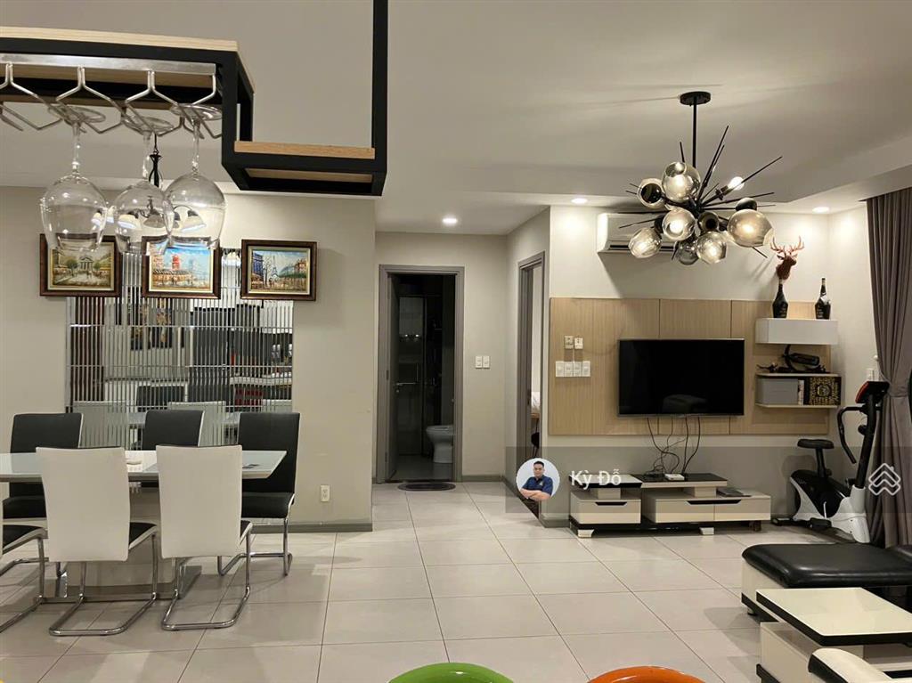 Định cư nước ngoài bán gấp căn hộ gold view, q.4, 130m2, 3pn, giá 12 tỷ tl.  0932 248 ***