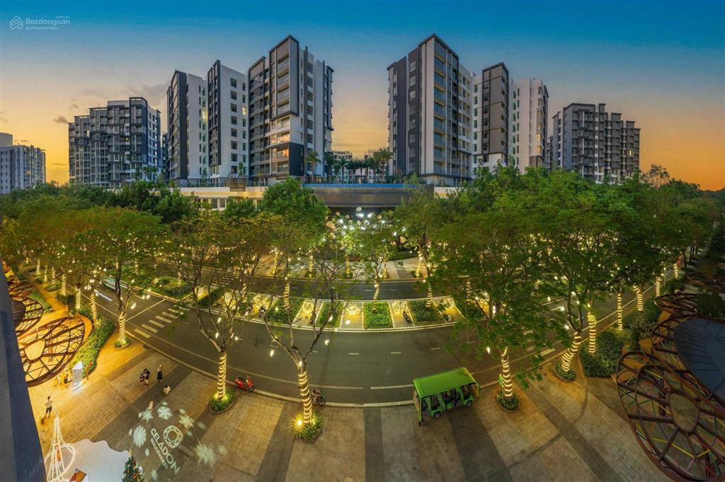 Centery 3pn 121m2 ban công dài giá 10ty5 (102%), có ô xe