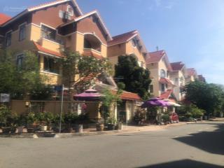 Cho thuê biệt thự ngay đại học rmit. q7  và cảnh sát nhân dân