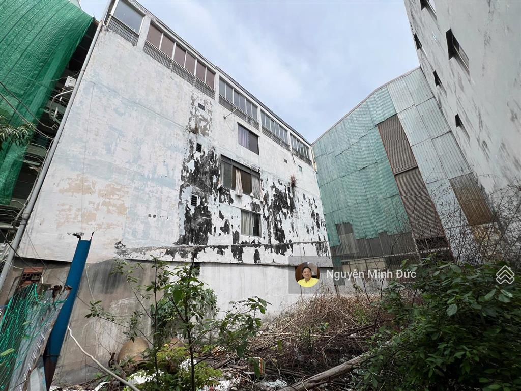 Bán đất trống xô viết nghệ tĩnh f26 ngang 8,96m ( nở hậu 9,17 m) x dài 15,31m 145,3m2,tin thật