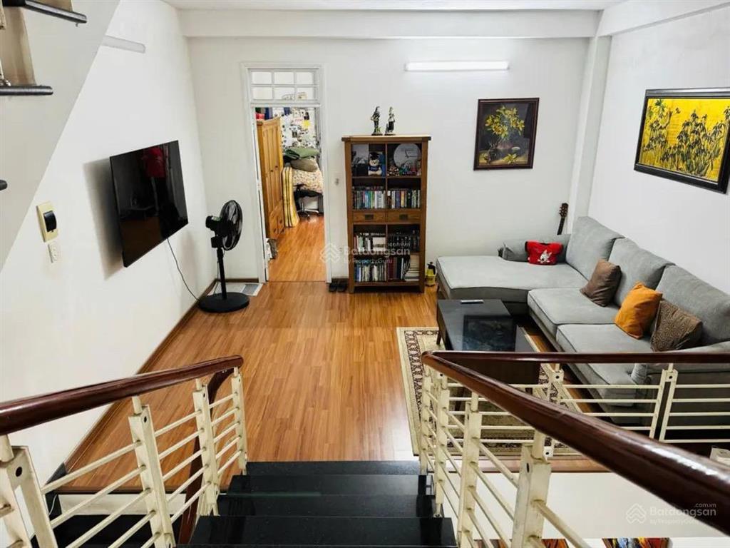 Bán nhà 3 tầng mt ngô thế vinh  100m2 (5x20)m, full nội thất vào ở ngay