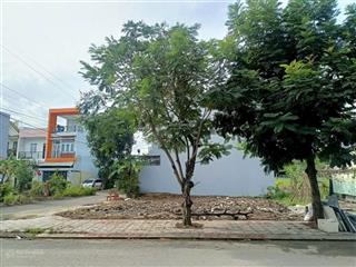 Nền góc đẹp 82m2, sổ riêng, cách đường bưng ung thoàn 35m, phường phú hữu quận 9 giá 5 tỷ 7