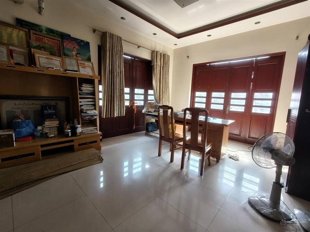 Cần bán gấp nhà 405m2, mt15m, 4t, 6n, lô góc, 3 thoáng, 33 tỷ, nguyên khê, đông anh.