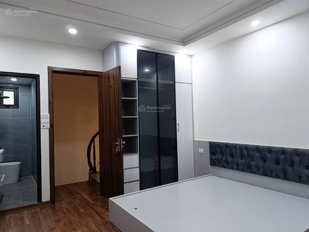 Cần bán gấp nhà 405m2, mt15m, 4t, 6n, lô góc, 3 thoáng, 33 tỷ, nguyên khê, đông anh.