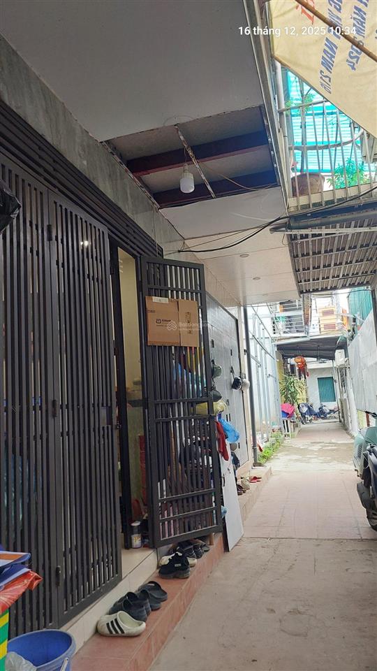 Bán nhà c4, âu cơ 36m2. mt 4m, 2t, 2n, 2vs, tây hồ. 2.05 tỷ. gần ô tô