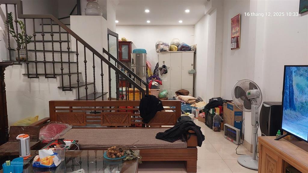 Bán nhà c4, âu cơ 36m2. mt 4m, 2t, 2n, 2vs, tây hồ. 2.05 tỷ. gần ô tô