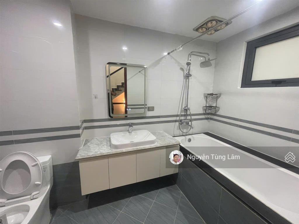 Tài chính hiếm mặt phố nguyễn văn cừ 70m2 mt 4.5m chỉ nhỉnh 3x tỷ