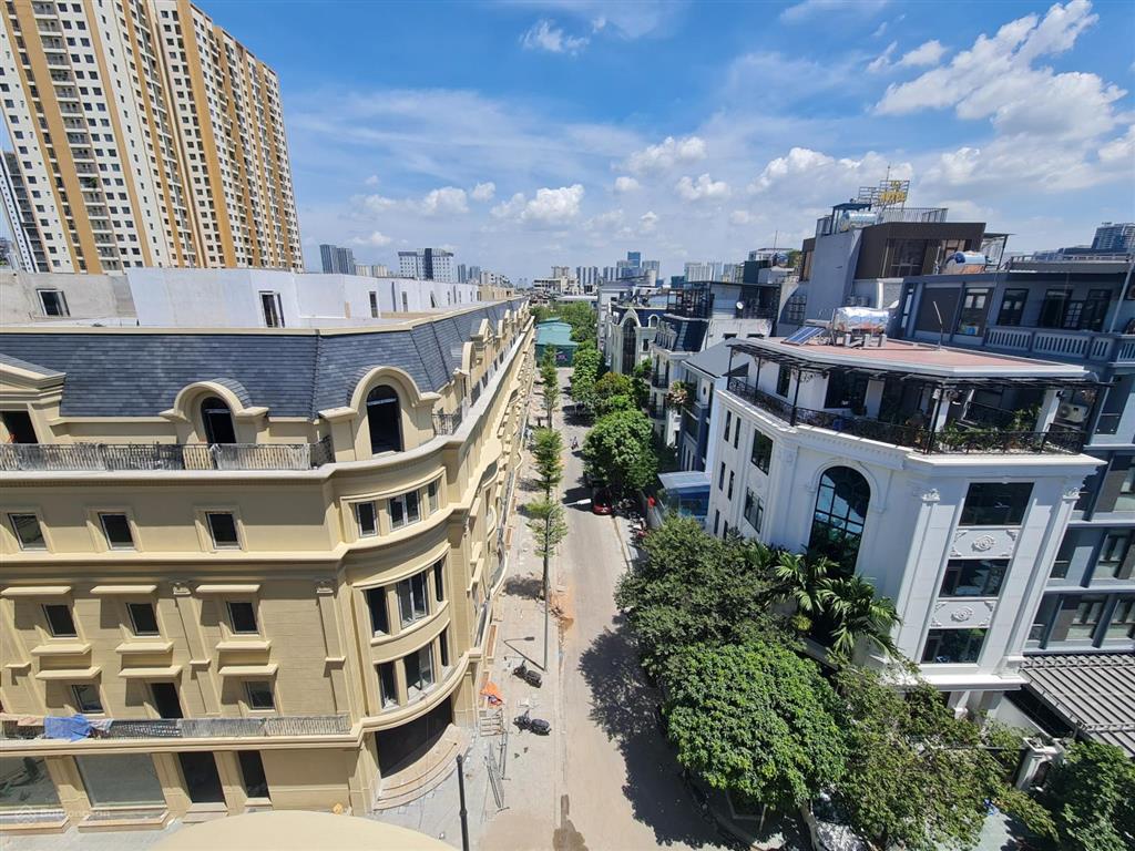 Tôi chính chủ cần tiền bán gấp lô liền kề 124 xẻ khe đẹp ngay chung cư mặt tiền 8 m2