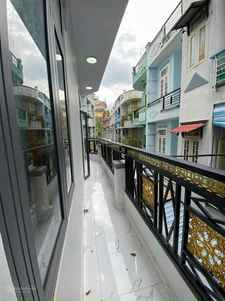 Bán nhà căn góc hẻm xe hơi đường mễ cốc p15 q8