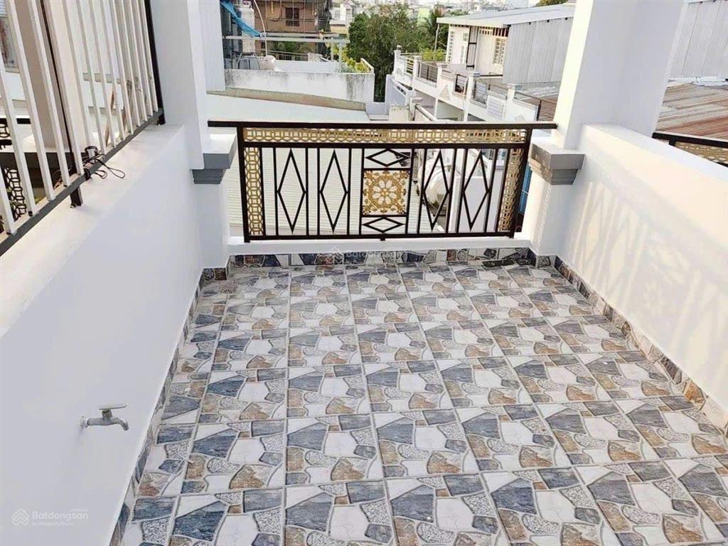 Bán nhà căn góc hẻm xe hơi đường mễ cốc p15 q8