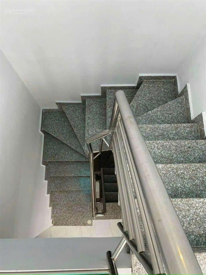 Bán nhà căn góc hẻm xe hơi đường mễ cốc p15 q8