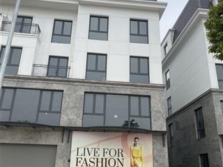 Căn shophouse siêu víp xẻ khe, mặt đường nam sông mã 78m  0925 908 ***