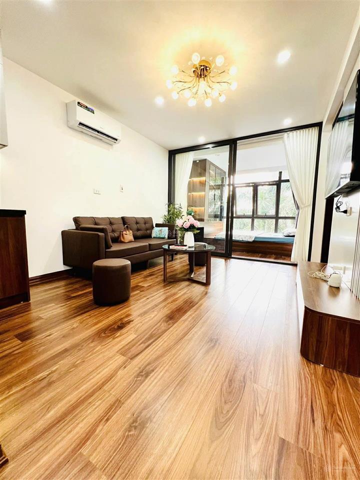 Căn hộ tập thể ngã 4 view phố huỳnh thúc kháng nguyễn chí thanhlô góc  full nội thất 3pn