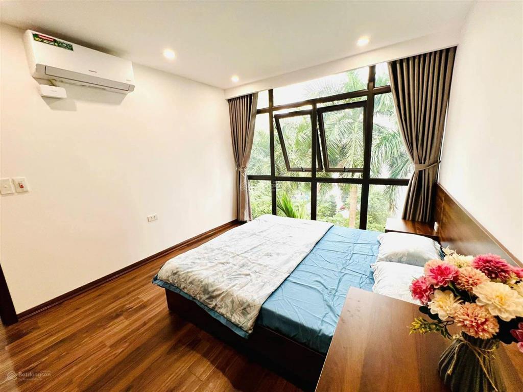 Căn hộ tập thể ngã 4 view phố huỳnh thúc kháng nguyễn chí thanhlô góc  full nội thất 3pn