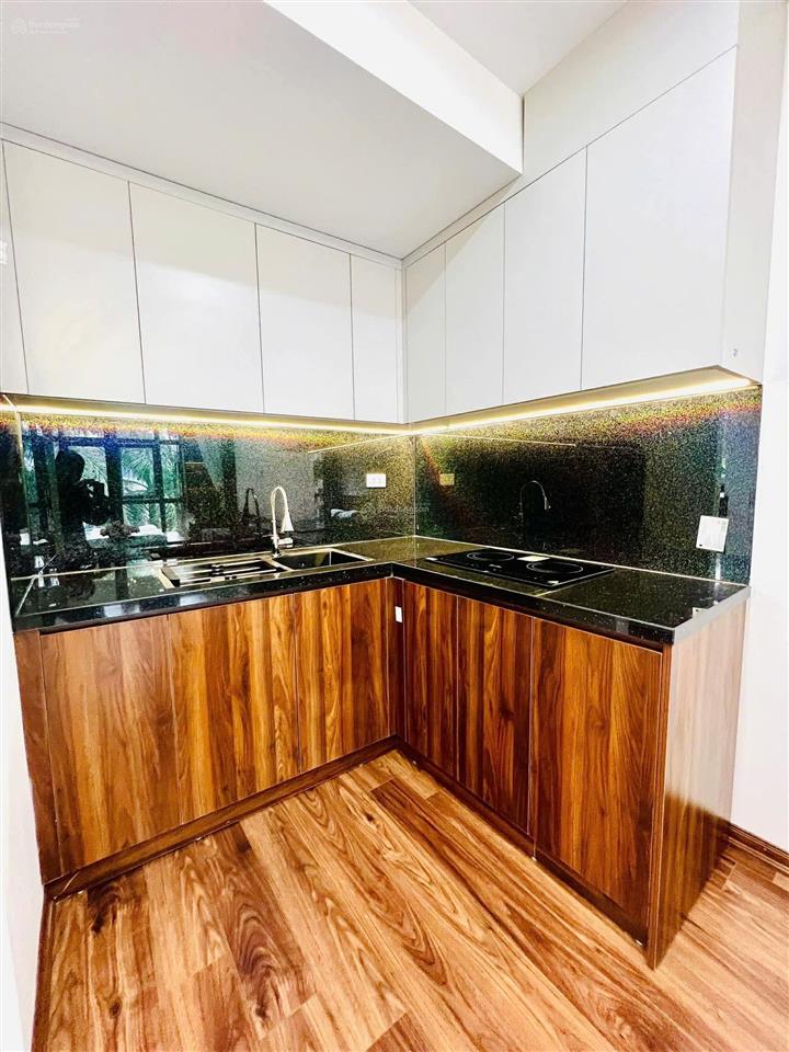 Căn hộ tập thể ngã 4 view phố huỳnh thúc kháng nguyễn chí thanhlô góc  full nội thất 3pn