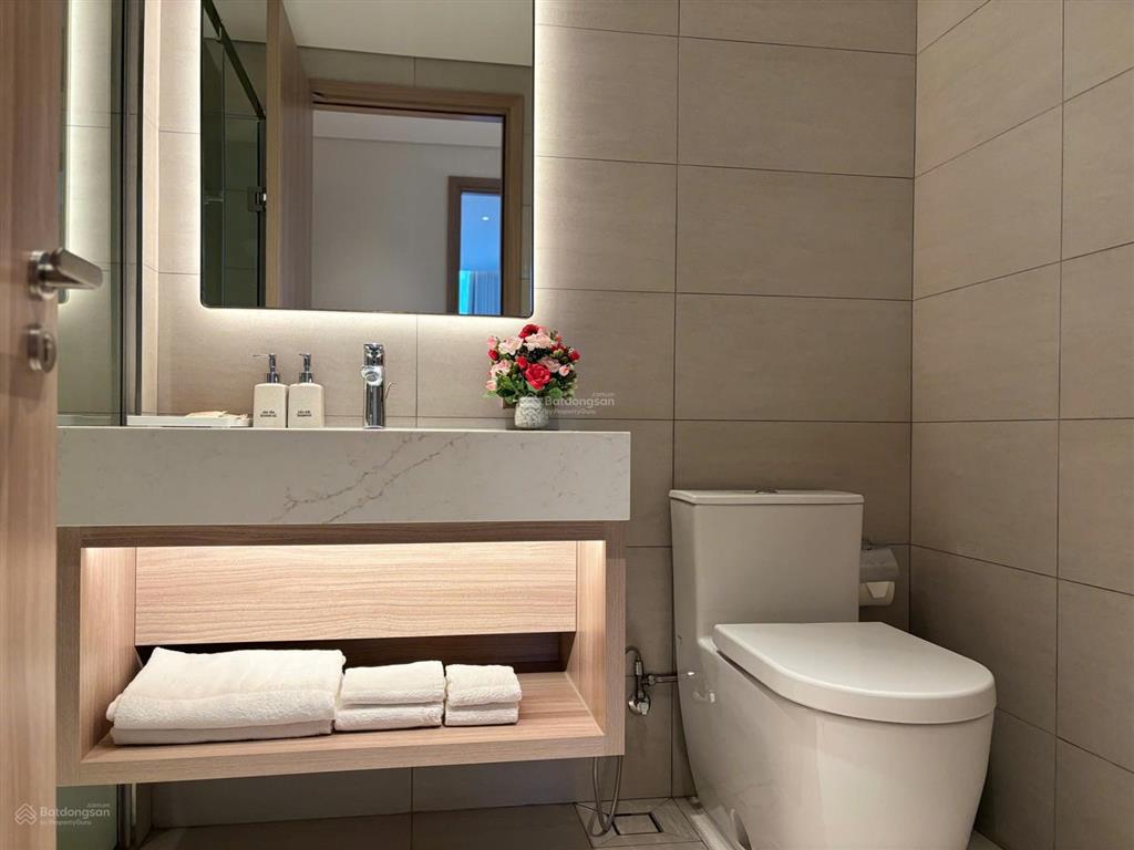 Cắt lỗ căn 1pn view city giá 2 tỷ 550 bao phí  à la carte hạ long, sổ đỏ trao tay, full nội thất