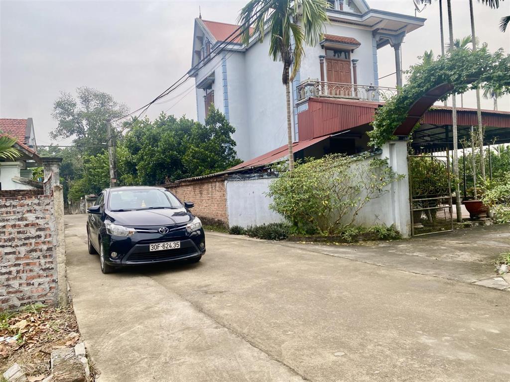 Bán đất ngay sát hồ suối 2 vị trí đẹp, tiềm năng tăng giá cao. tại thôn cẩm tân  cẩm lĩnh