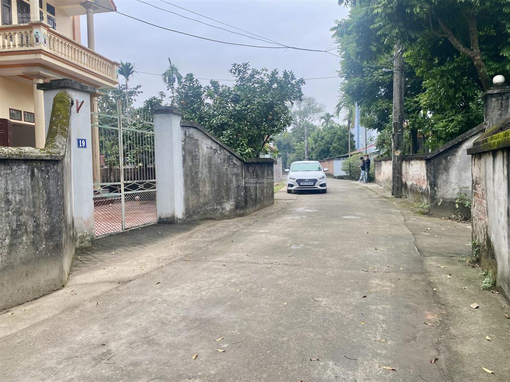 Bán đất ngay sát hồ suối 2 vị trí đẹp, tiềm năng tăng giá cao. tại thôn cẩm tân  cẩm lĩnh