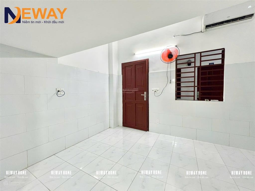 Phòng trọ giá rẻ máy lạnh sẵn có thang máy  ngay aeon tân phú  có thể ở ngay  hoặc đầu tháng 1