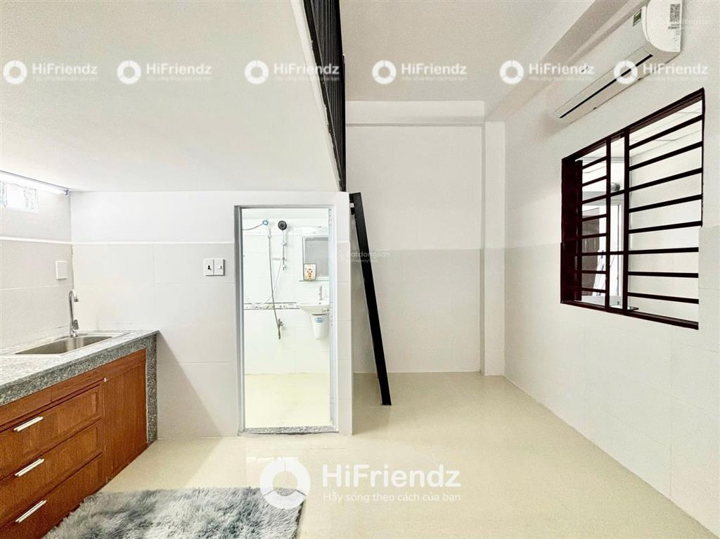 Phòng trọ giá rẻ máy lạnh sẵn có thang máy  ngay aeon tân phú  có thể ở ngay  hoặc đầu tháng 1