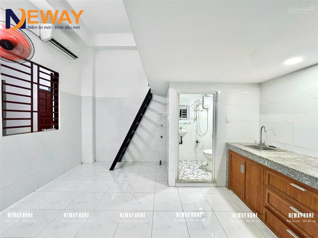 Phòng trọ giá rẻ máy lạnh sẵn có thang máy  ngay aeon tân phú  có thể ở ngay  hoặc đầu tháng 1