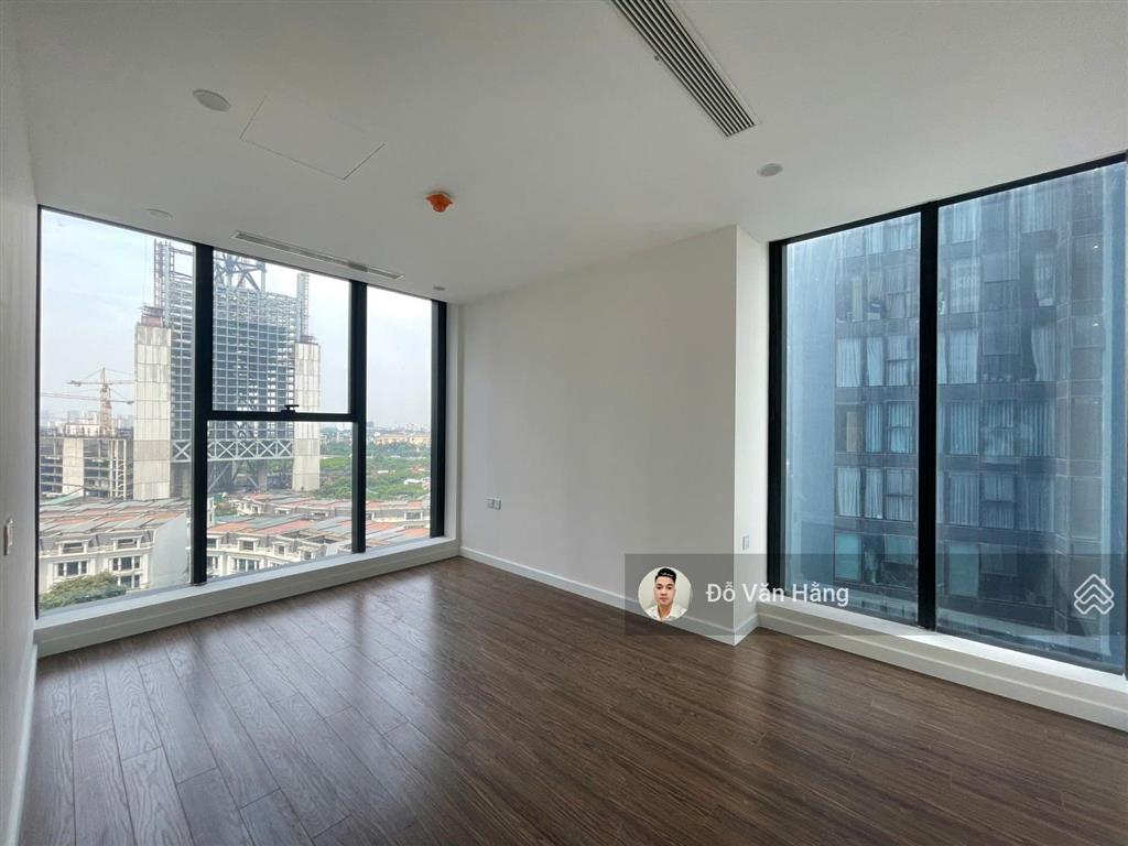 Bán căn góc 3 ngủ, 104m2 giá bao toàn trục sunshine city đồ cơ bản  10,3 tỷ sổ đỏ sang tên