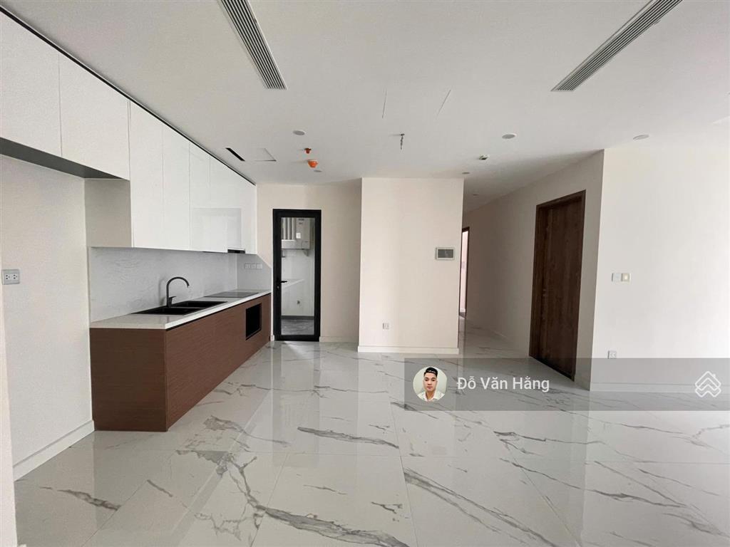 Bán căn góc 3 ngủ, 104m2 giá bao toàn trục sunshine city đồ cơ bản  10,3 tỷ sổ đỏ sang tên