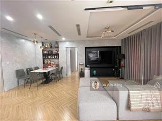 Bán căn 3 ngủ full đồ sunshine city phòng khách rộng  giá 22 triệu/tháng vào ở ngay