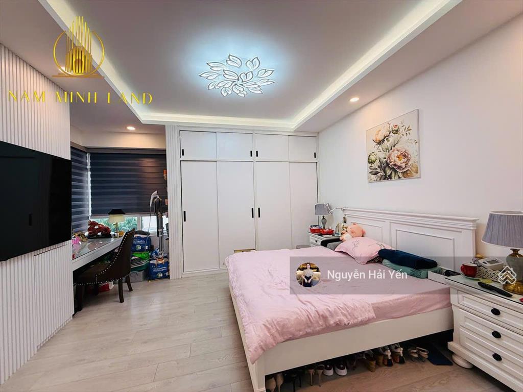 Hải yến nam minh land  bán căn hộ 3 pn saigon pearl 135m2 giá 13 tỷ. nhà có nội thất đầy đủ, mới