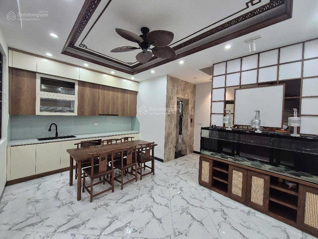 Bán nhà riêng ngoại giao đoàn  đại sứ quán hàn 42m2, ngõ ô tô kinh doanh, 02 thoáng, thang máy