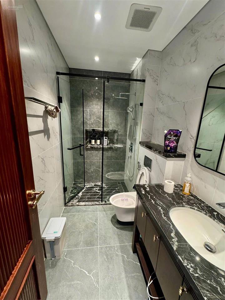 Bán nhà riêng ngoại giao đoàn  đại sứ quán hàn 42m2, ngõ ô tô kinh doanh, 02 thoáng, thang máy