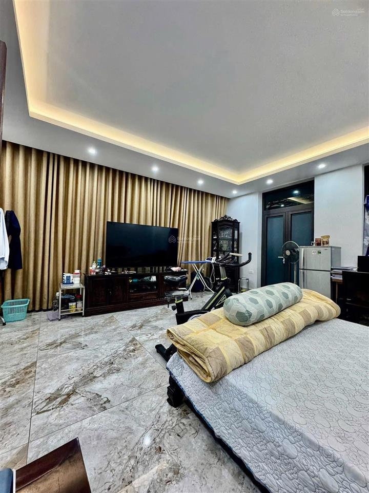 Bán nhà riêng ngoại giao đoàn  đại sứ quán hàn 42m2, ngõ ô tô kinh doanh, 02 thoáng, thang máy