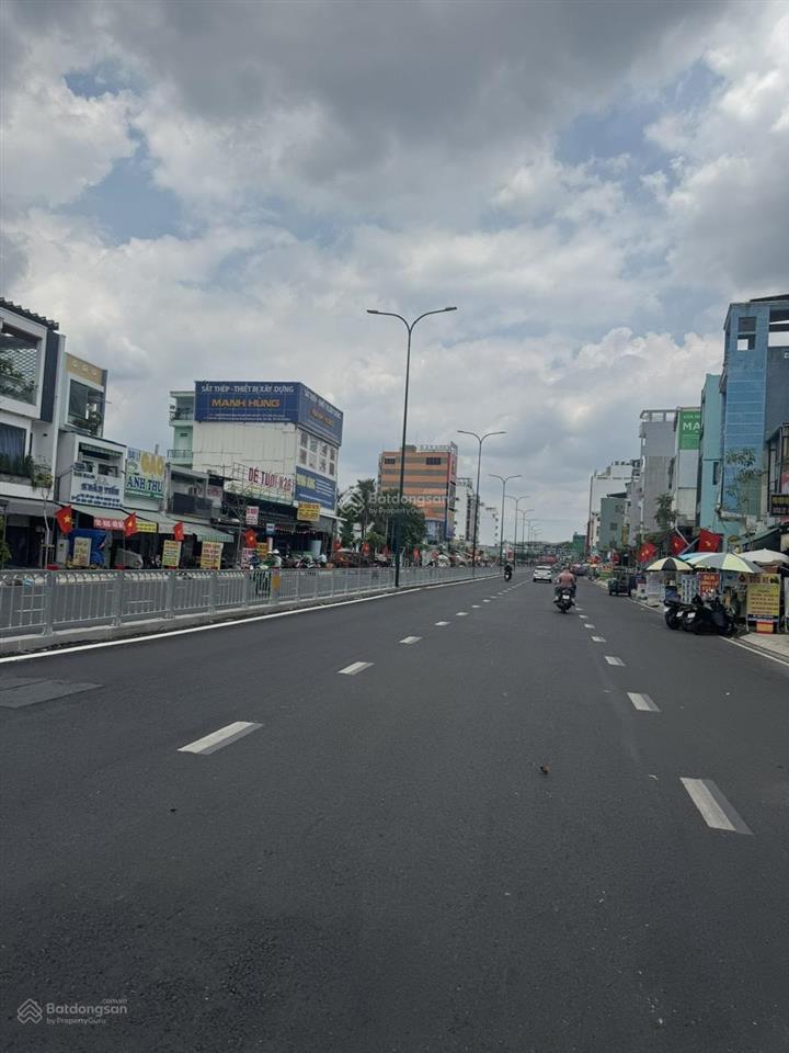 Bán nhà mtnb dương quảng hàm p6 nay phường an nhơn dt 18x23m giá chỉ 51 tỷ  0937 405 ***