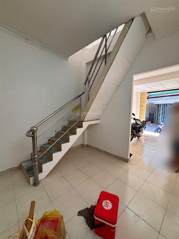 Bán nhà giá tốt mặt tiền đường tám danh p4 q8