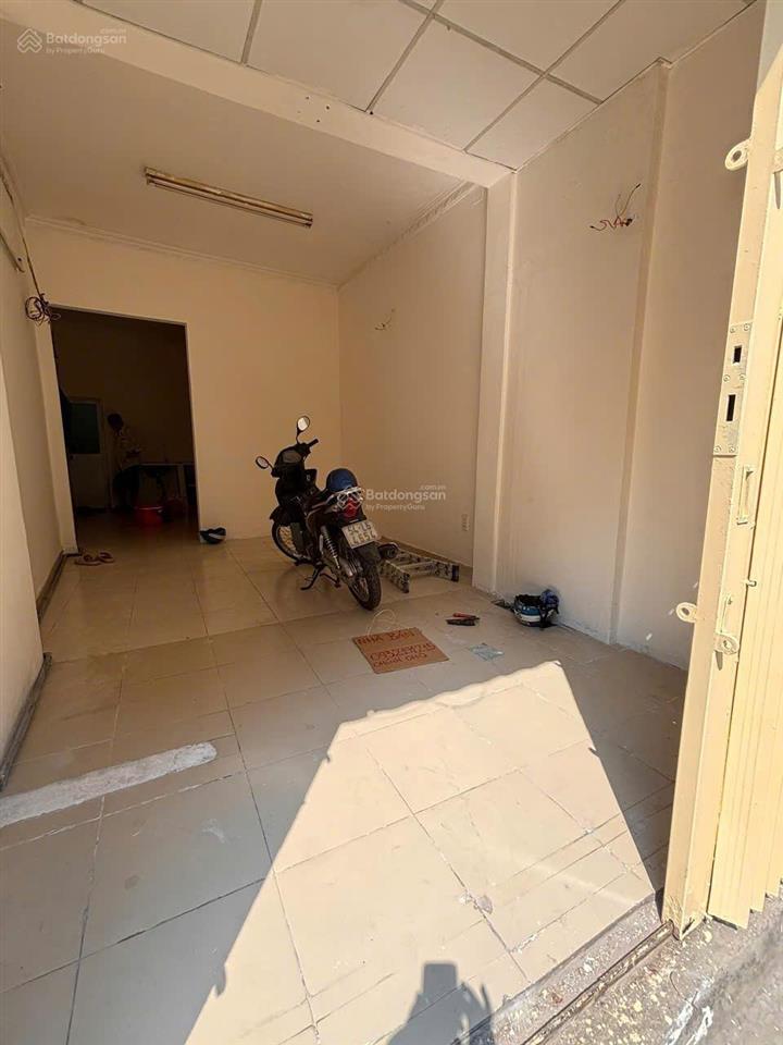 Bán nhà giá tốt mặt tiền đường tám danh p4 q8