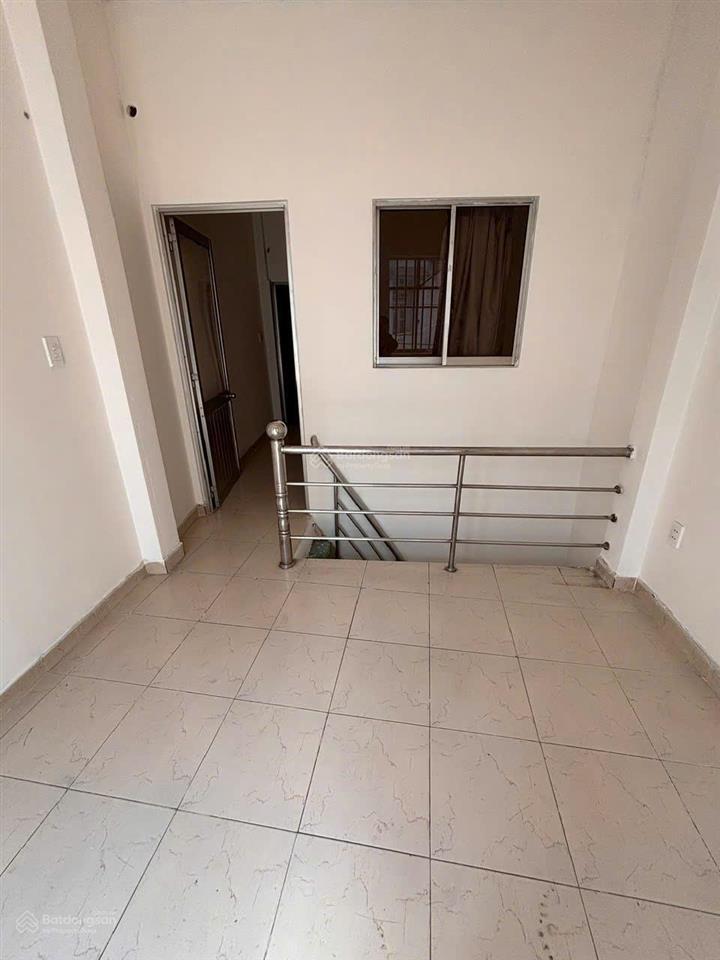 Bán nhà giá tốt mặt tiền đường tám danh p4 q8