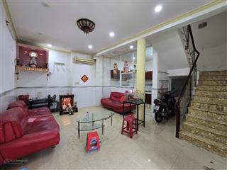 Bán nhà rộng rãi gần mặt tiền đường huỳnh mẫn đạt p7 q5