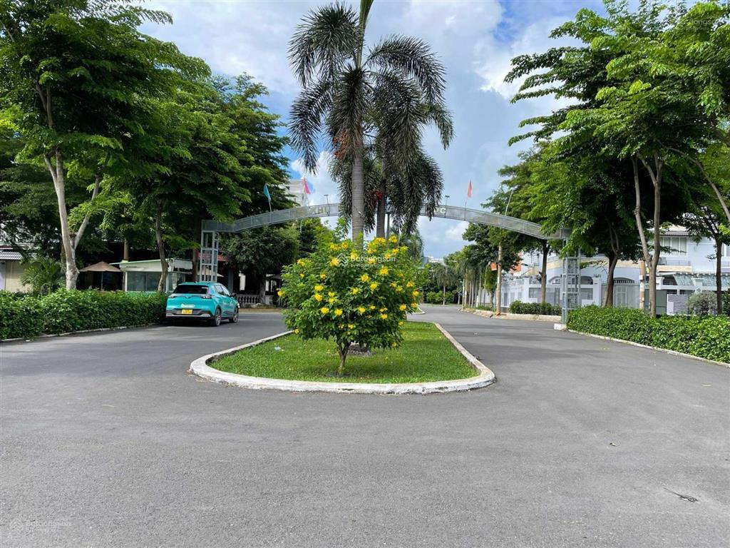 Hxh 10m đối diện công viên lê đức thọ  dt 5x16m giá chỉ 10.x tỷ