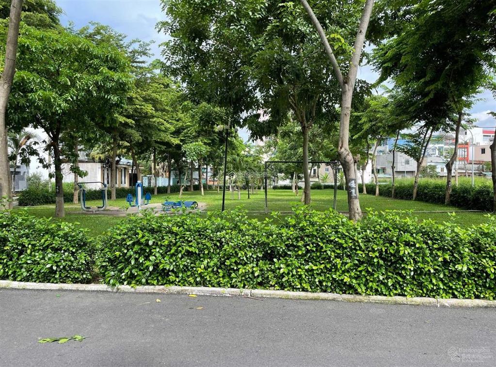 Hxh 10m đối diện công viên lê đức thọ  dt 5x16m giá chỉ 10.x tỷ