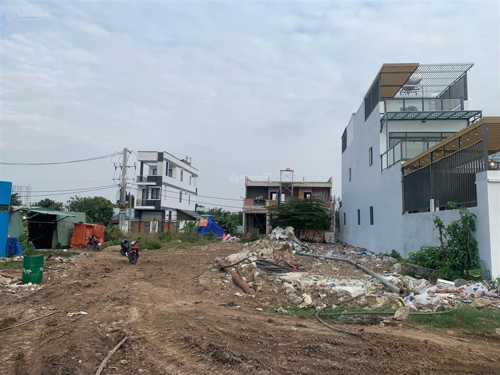 Mặt tiền sông vàm thuật  cầu an lộc 5x37m  2 mặt tiền trước sau. giá chỉ 16.5 tỷ