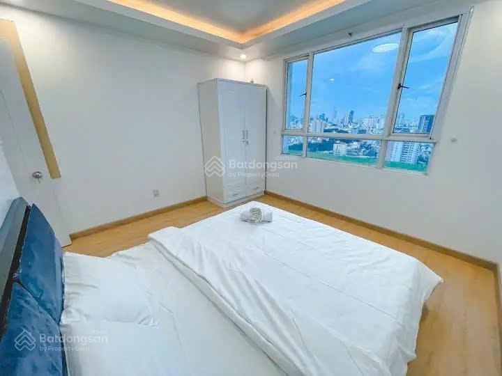 Bán đúng giá cc tại phan xích long, 4,4 tỷ, 66m2, 2pn, 2wc, nhà mới lầu cao