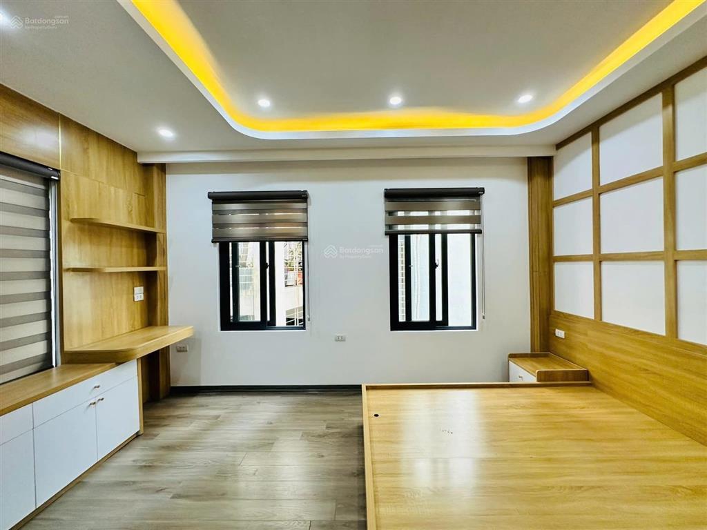 Phân lô phố nguyễn công hoan, 6 tầng thang máy, gần phố, ô tô, full nội thất, ở sướng