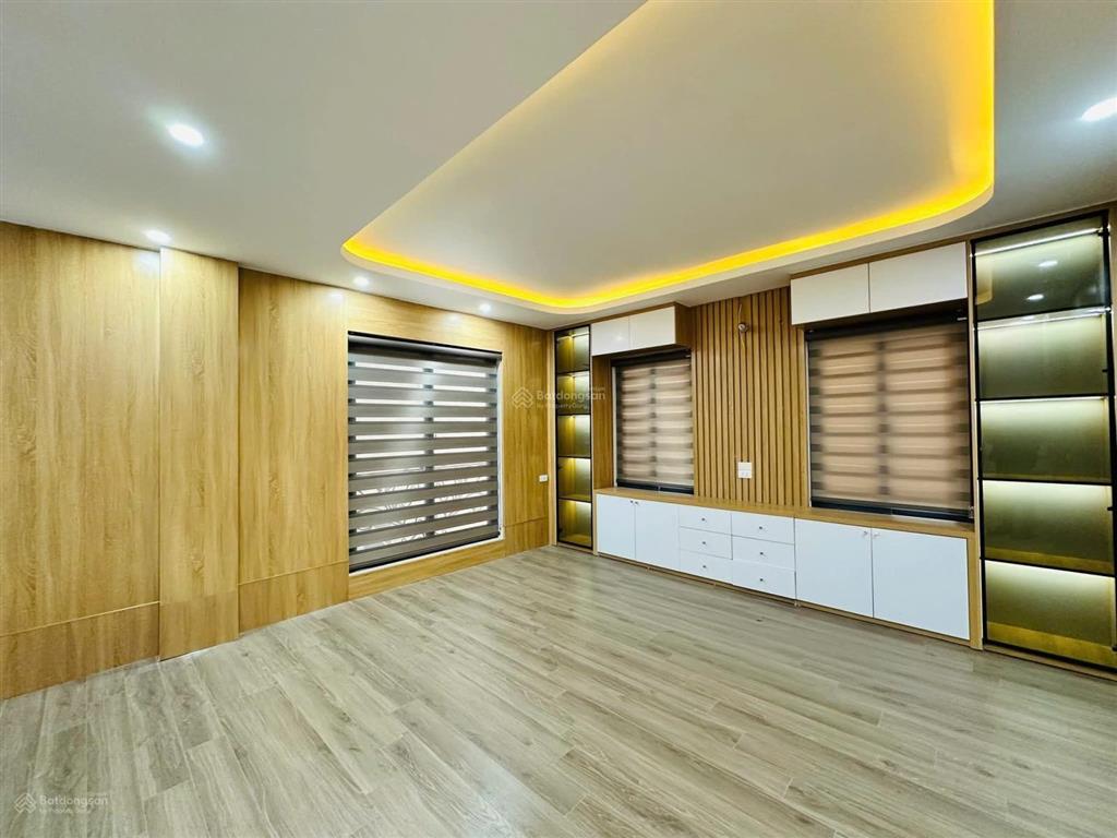 Phân lô phố nguyễn công hoan, 6 tầng thang máy, gần phố, ô tô, full nội thất, ở sướng