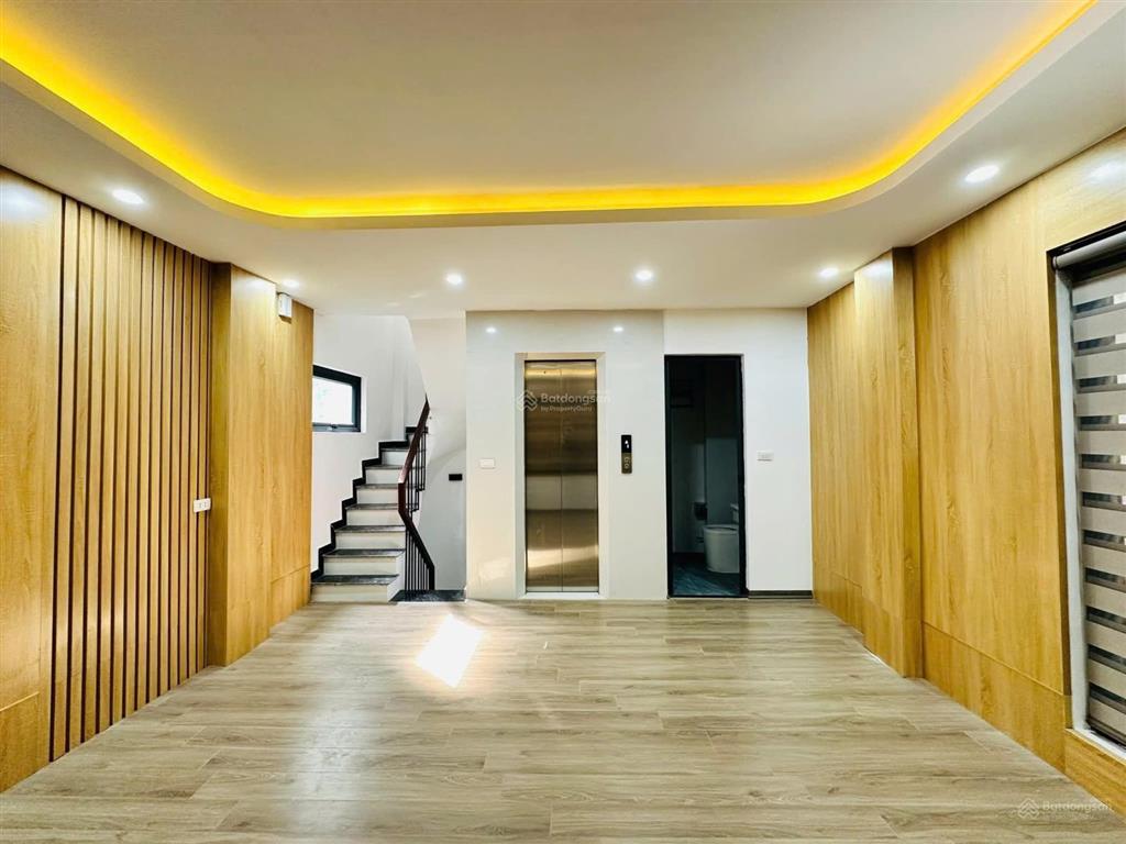 Phân lô phố nguyễn công hoan, 6 tầng thang máy, gần phố, ô tô, full nội thất, ở sướng