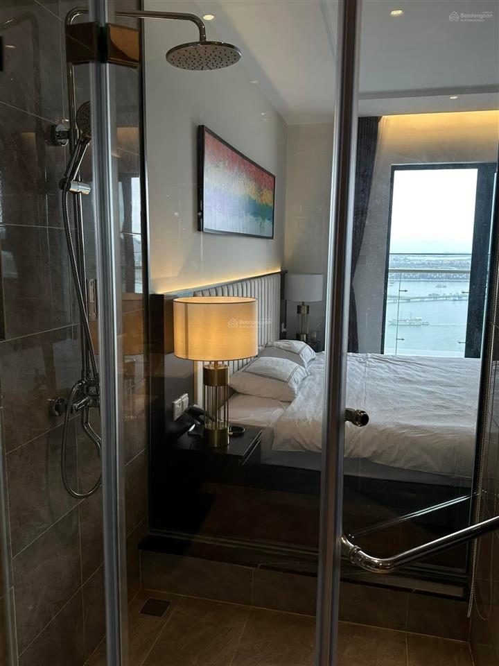Em bán studio s2 sapphire view trực diện vịnh giá 2,x tỷ. tầng cao full nội thất. 0936 585 *** em vy