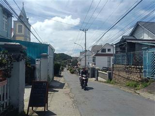 Bán đất tặng căn nhà cấp 4 trên đất đường hoàng hoa thám, p. 10, tp .đà lạt, đường 8m, giá 4.9tỷ