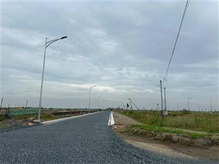 Vị trí đắc địa , sổ hồng có sẵn , thích hợp đầu cư lẫn an cư ,  em để biết thêm thông tin