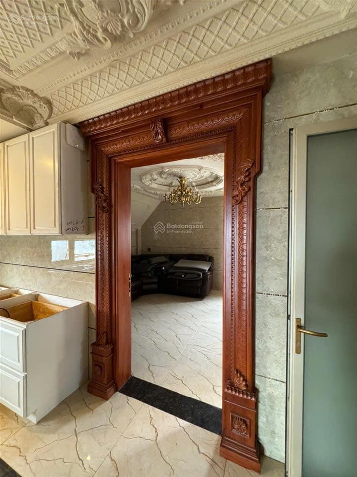 Sở hữu ngay biệt thự mới xây dát vàng sang trọng khu vip tên lửa, 10x20m, 2.5 tấm có hầm + tm